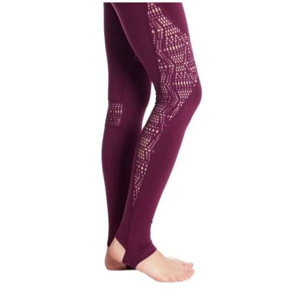 Alo Yoga Womens west coast Leggings Laser-Cut Design In Deep Plum Purple Size M - Picture 2 of 9